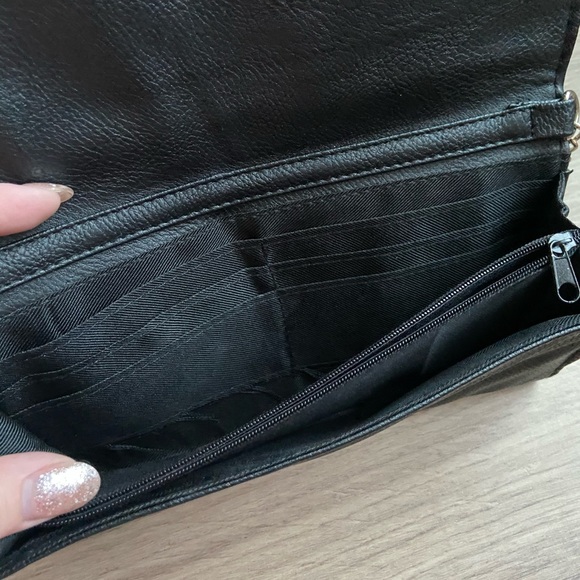 Black and silver studded crossbody purse - Picture 8 of 11